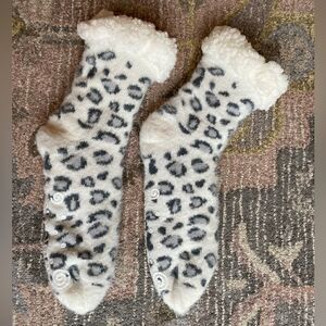 Muk Luks Snow Leopard Slipper Socks